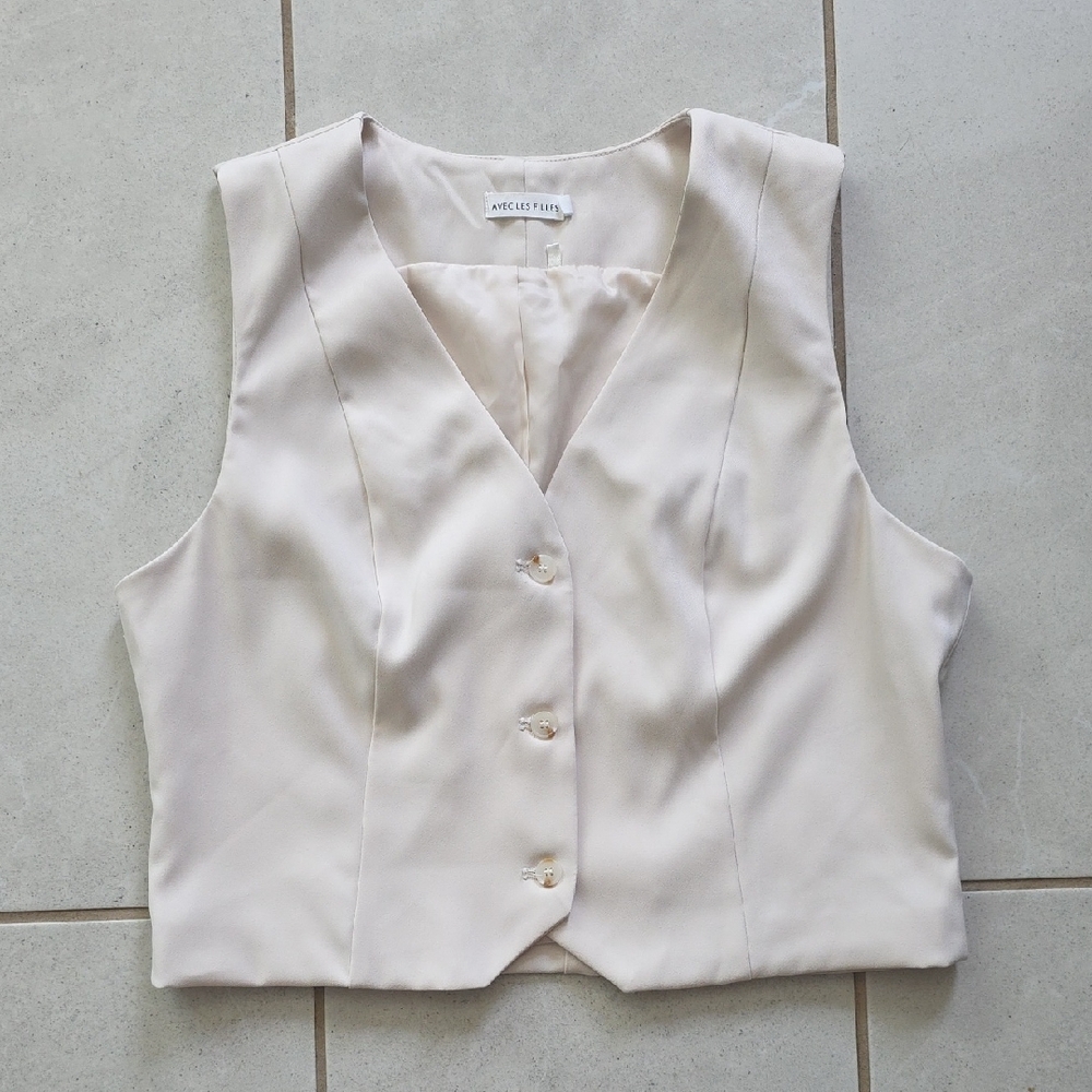 Avec Les Filles Cream Button Front Vest Size L Tailored Minimalist Top
